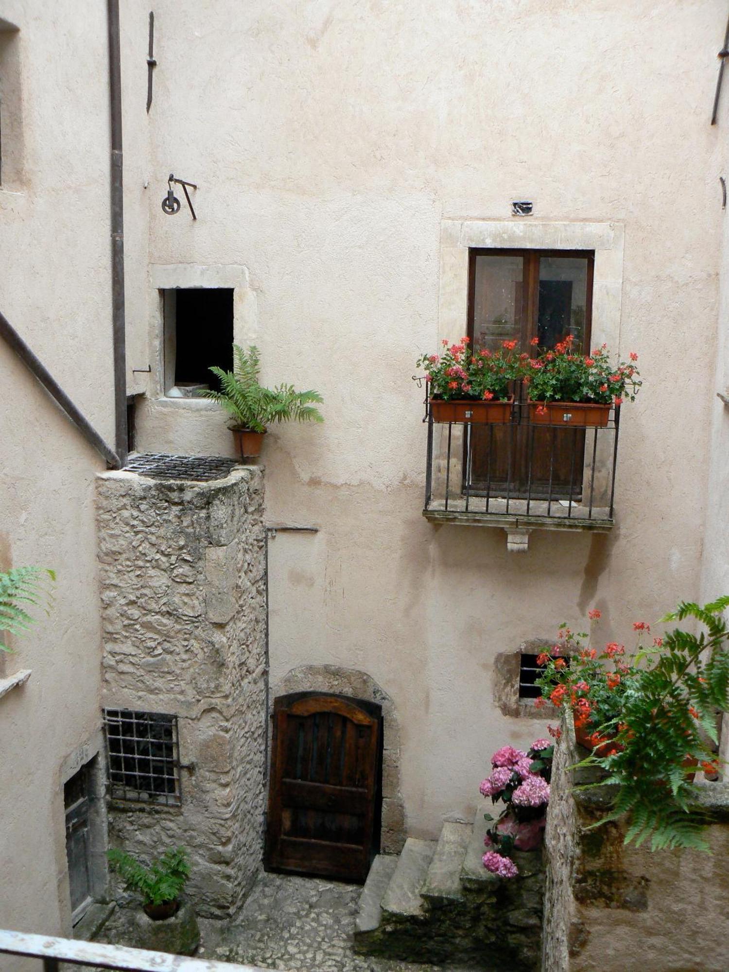 Residence Il Palazzo Santo Stefano Di Sessanio Dış mekan fotoğraf